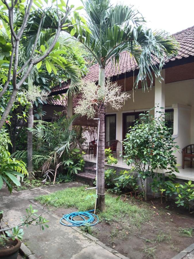 Pondok Aldi Hostel Amed Eksteriør billede